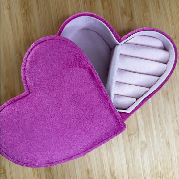 Mini Travel Jewelry Box, Heart Shaped - Picture 2 of 4